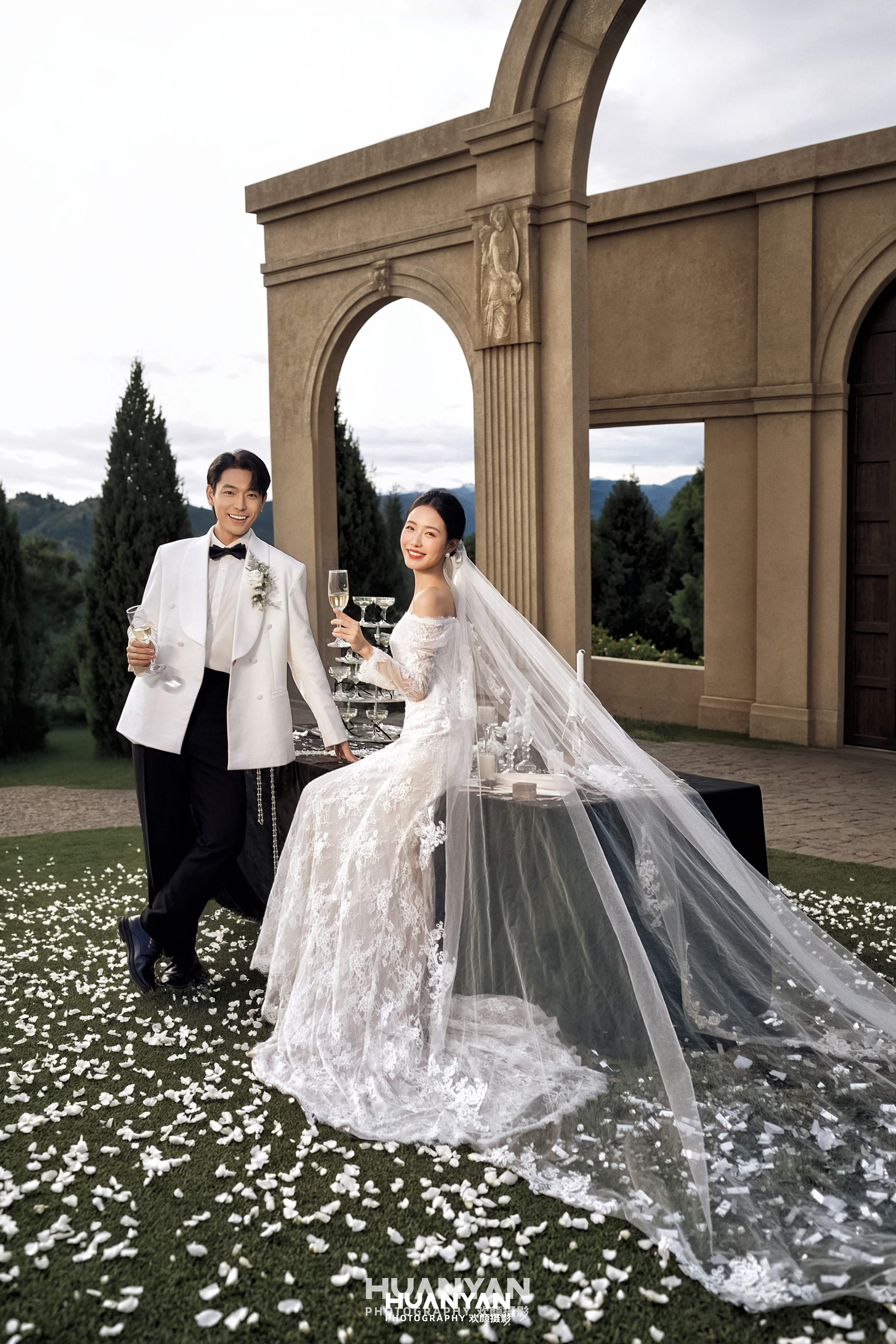 飞纱雀跃：轻奢高级婚纱照户外自然实拍