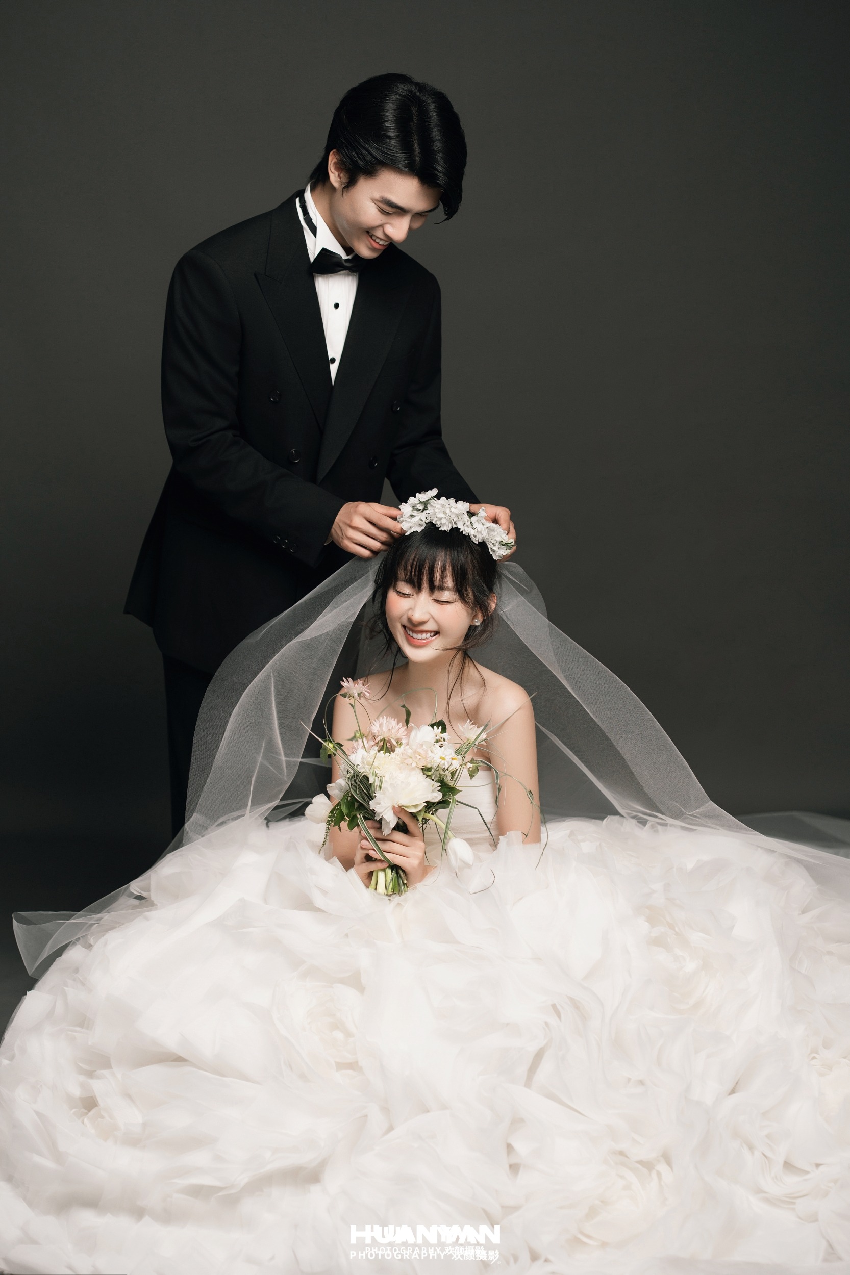 云间甜梦：浪漫唯美婚纱照室内影棚实拍