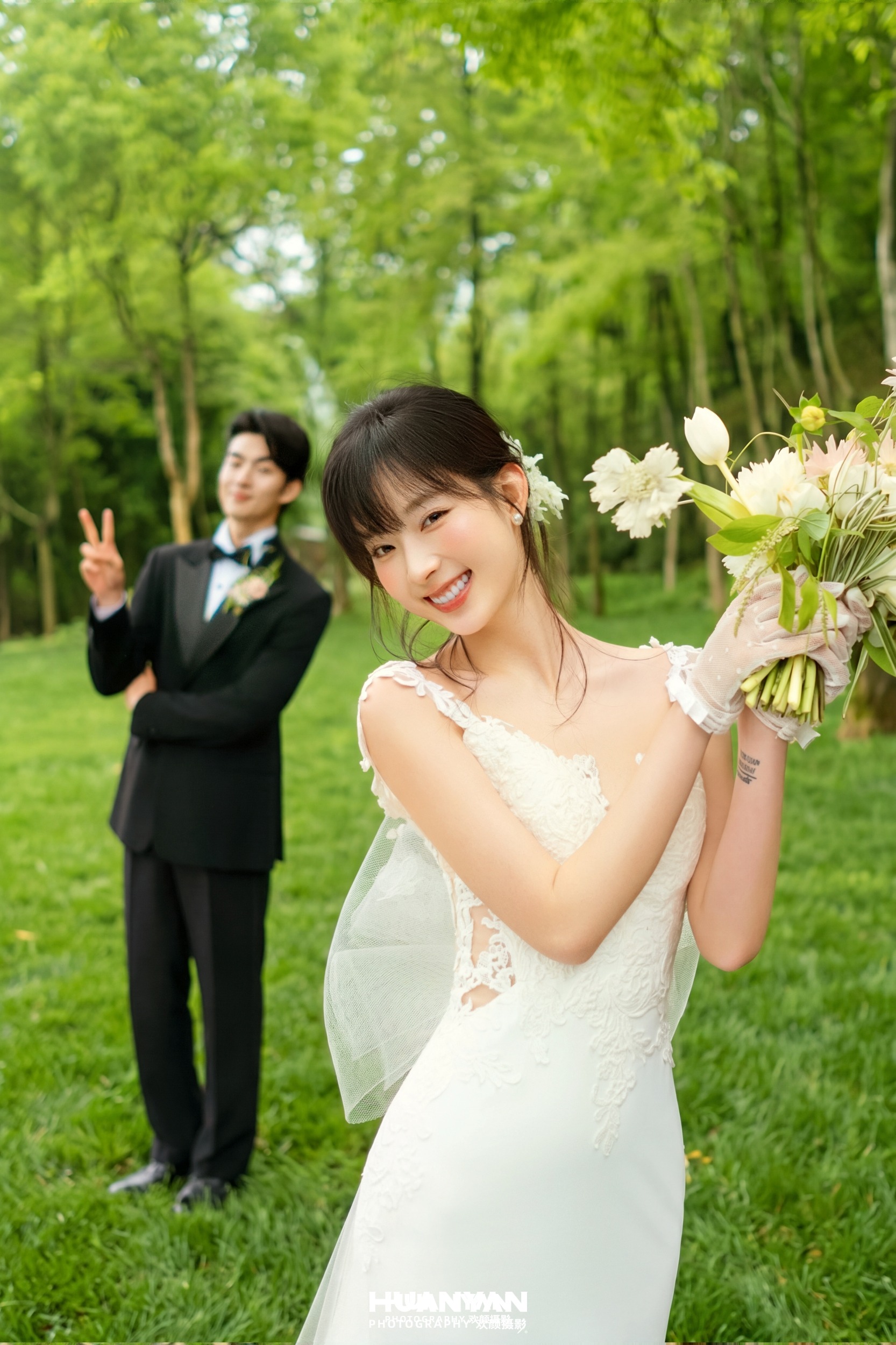 杯中盛夏：清新自然婚纱照户外自然实拍
