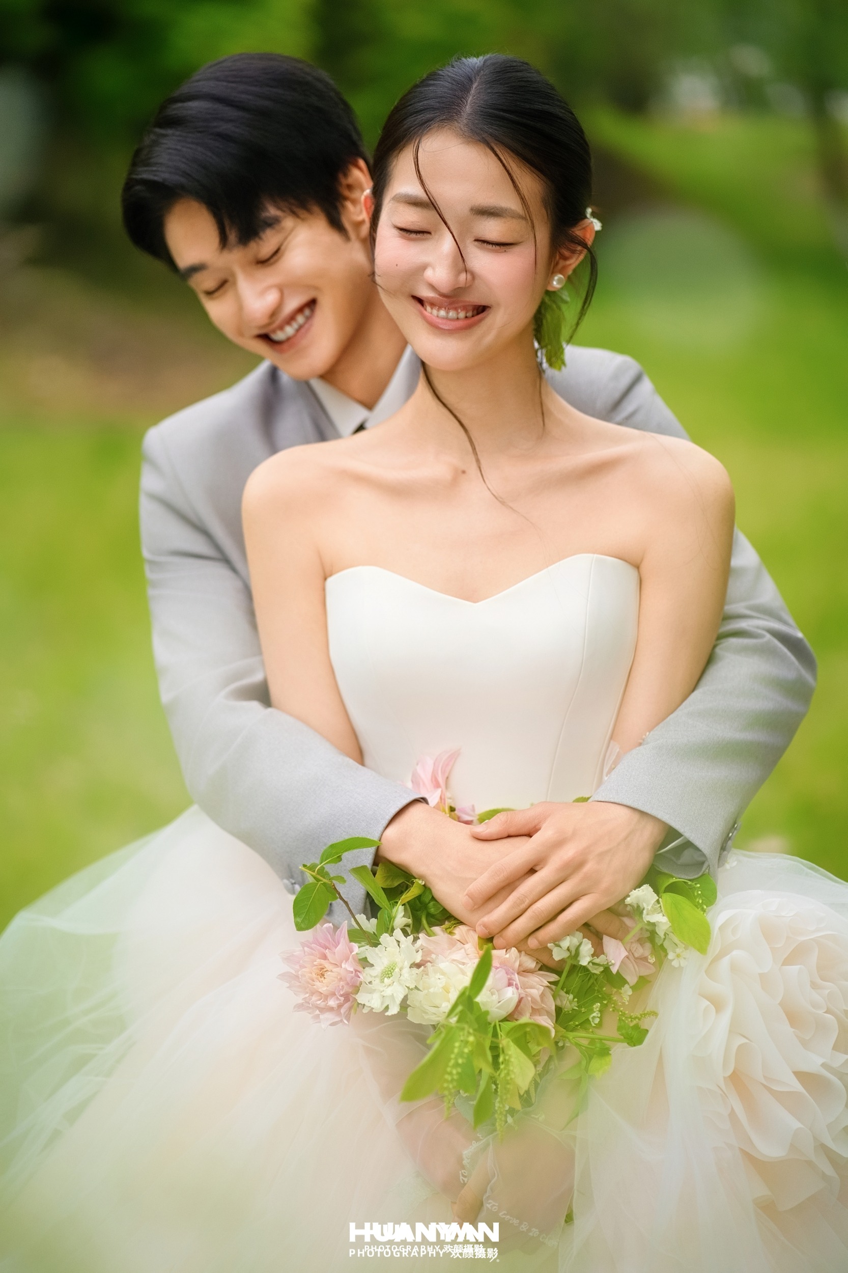 风起裙摆：清新自然婚纱照户外自然实拍