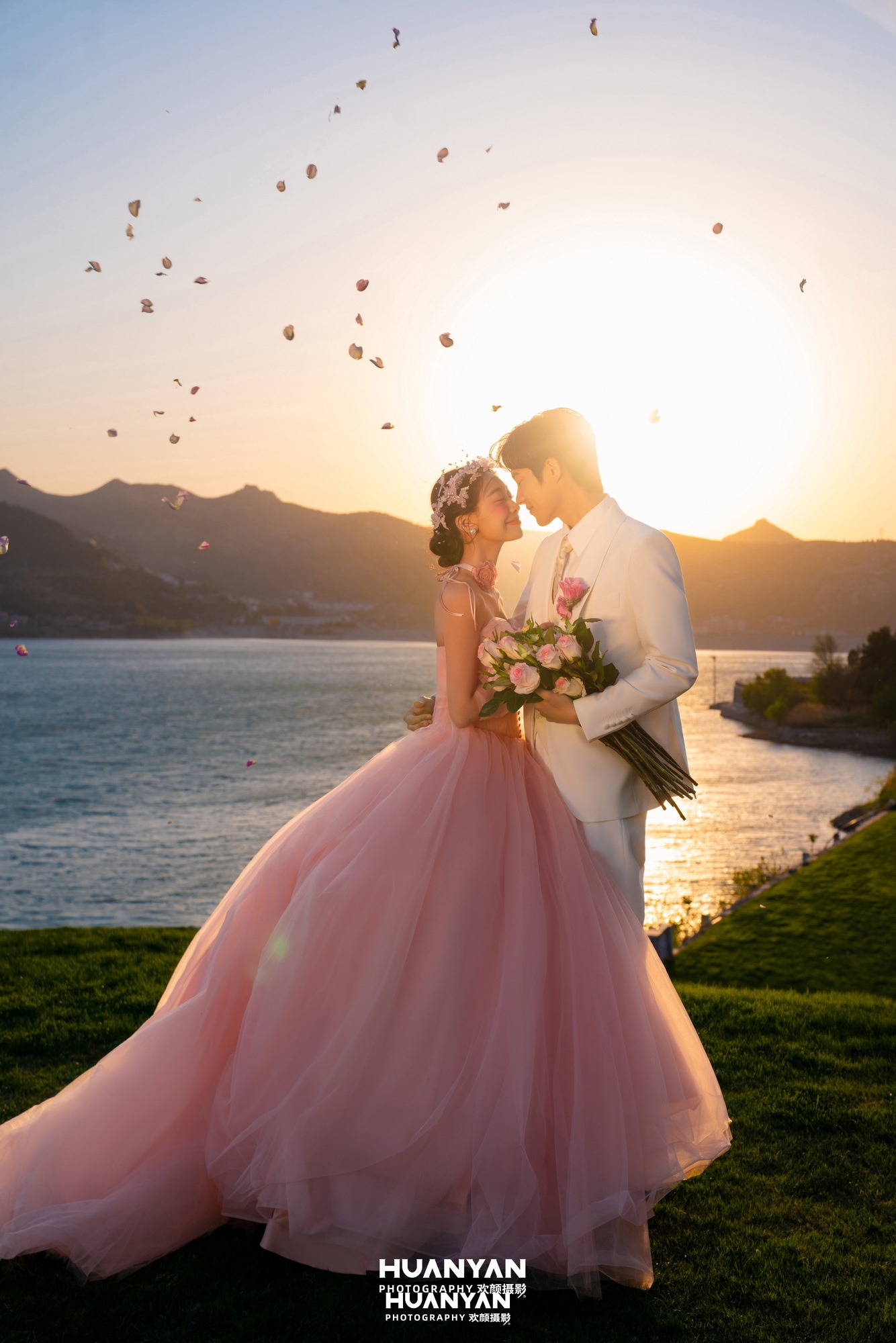 海边韩式温柔婚纱照实拍（粉漾波光系列）