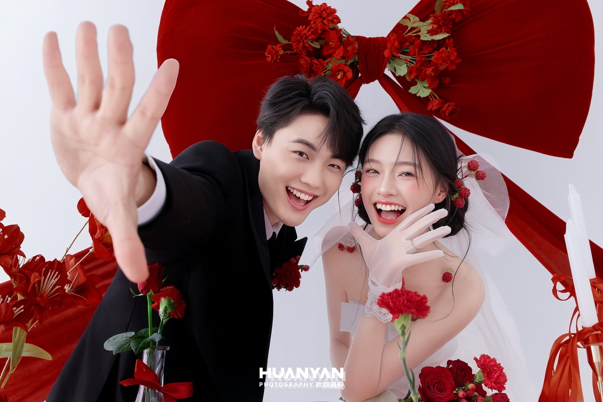 红丝结客片第3张｜新中式婚纱照，摄于室内影棚