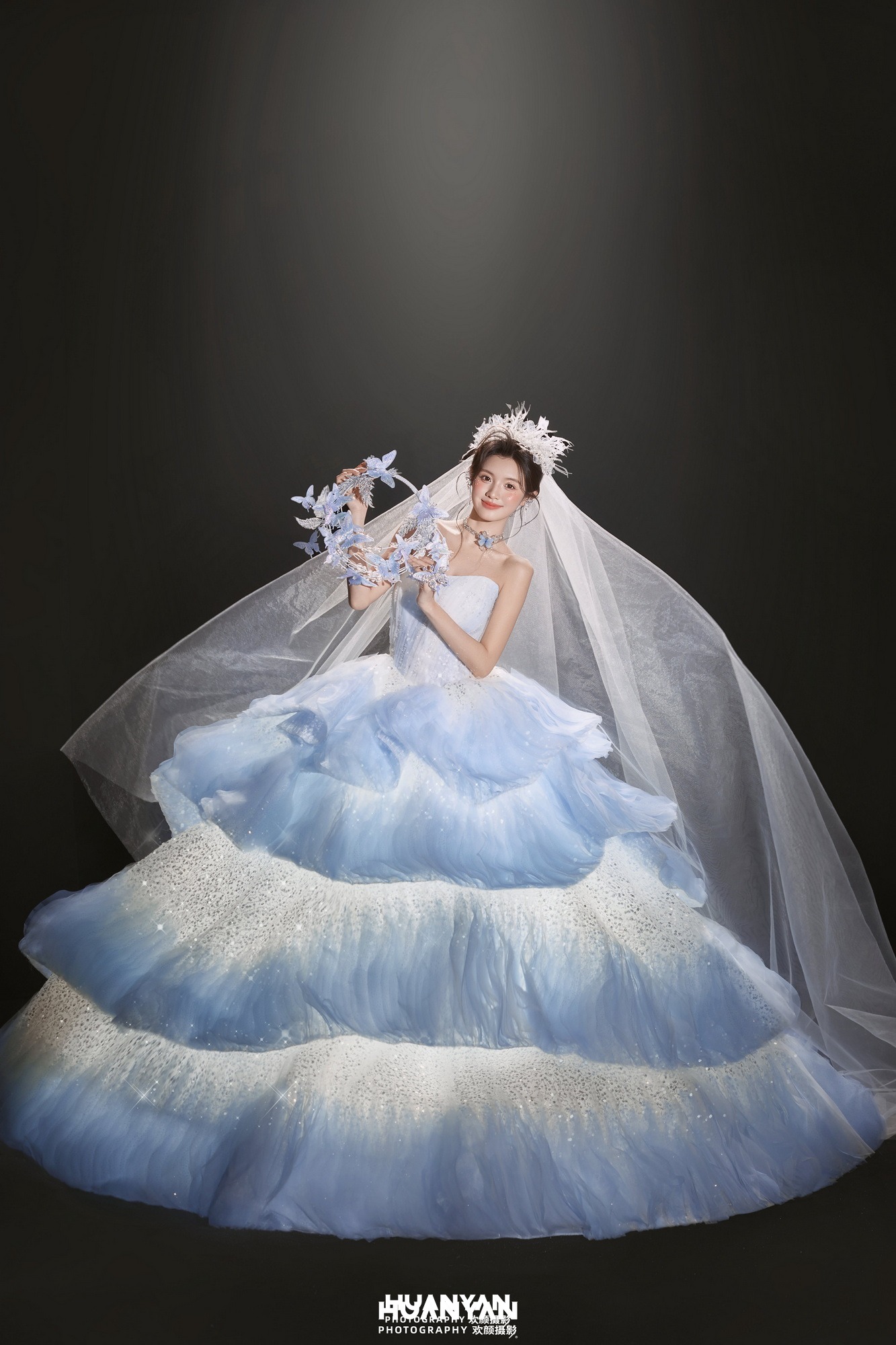 蓝雪谣客片第3张｜欧式宫廷婚纱照，摄于室内影棚