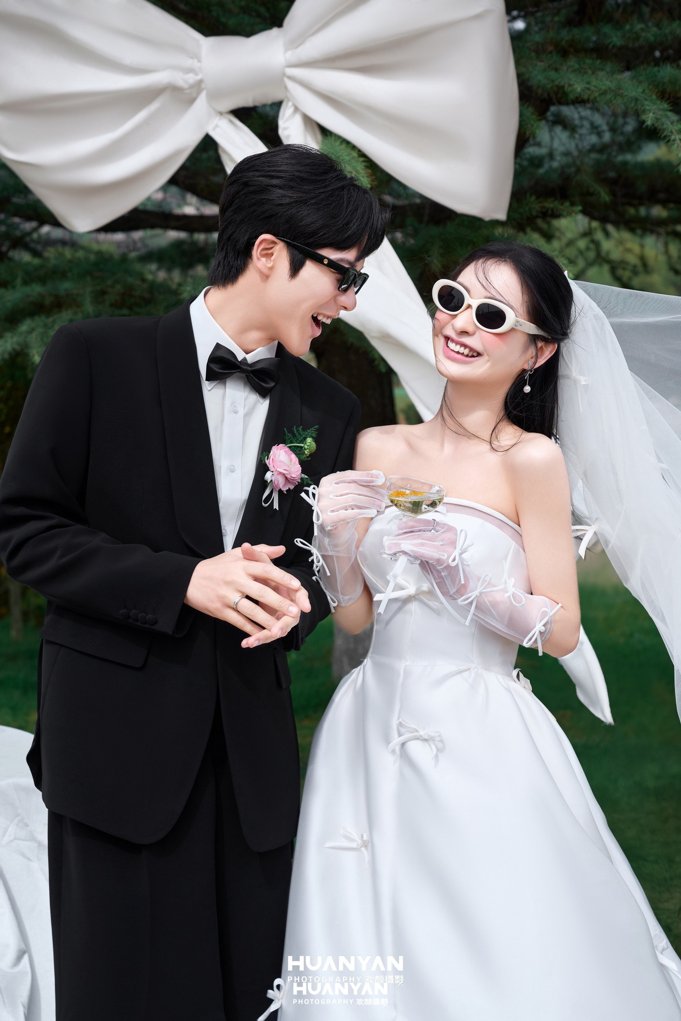 蝶结与风客片第3张｜韩式温柔婚纱照，摄于户外自然