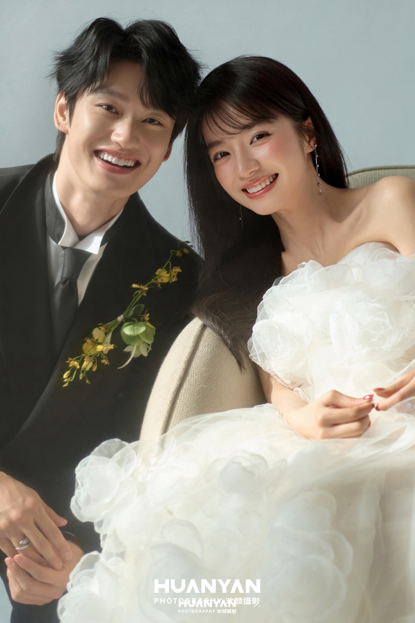 极简婚纱照 · 室内影棚场景 · 暖雾入怀客片