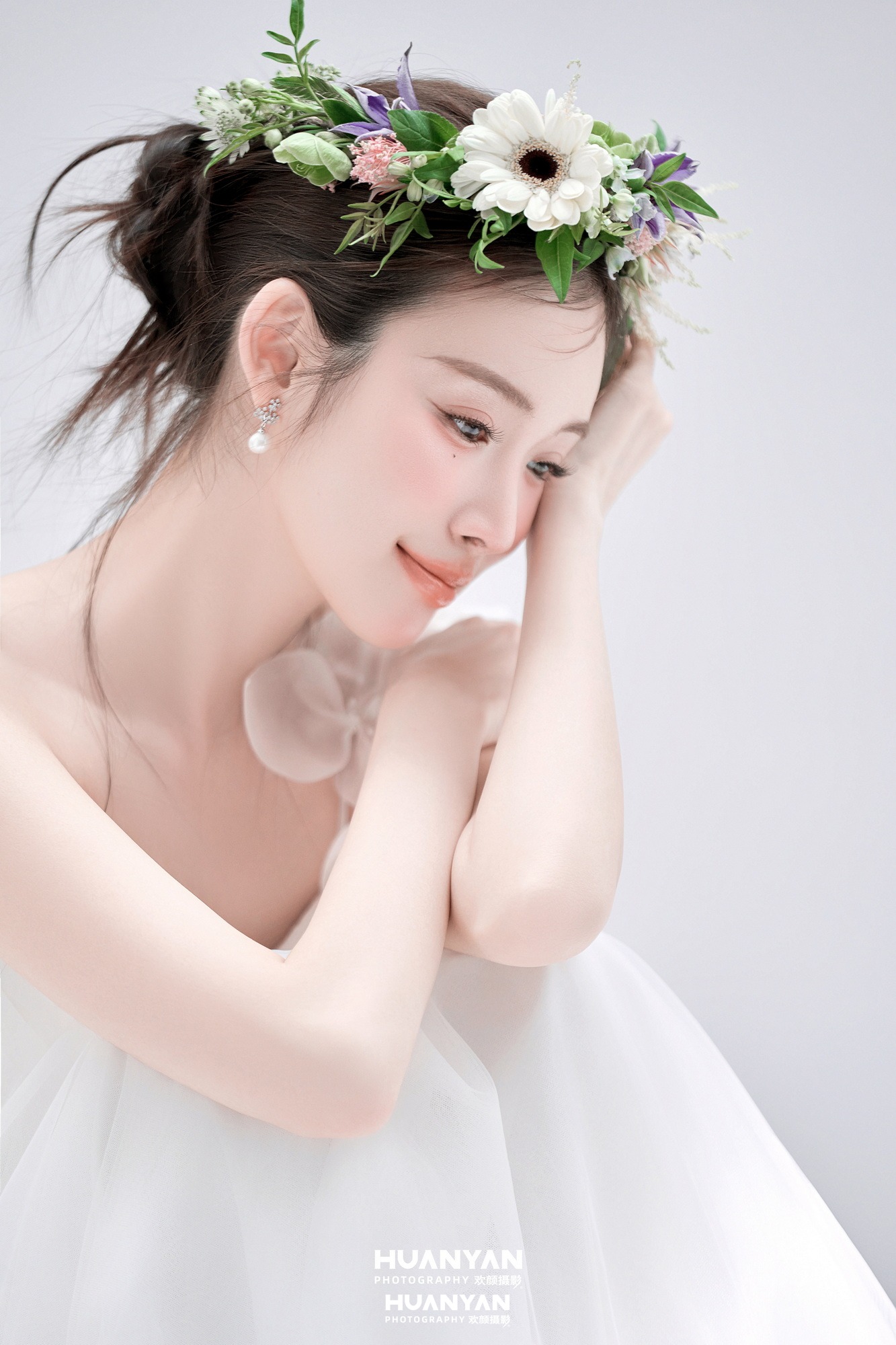 花环絮语：韩式温柔婚纱照室内影棚实拍