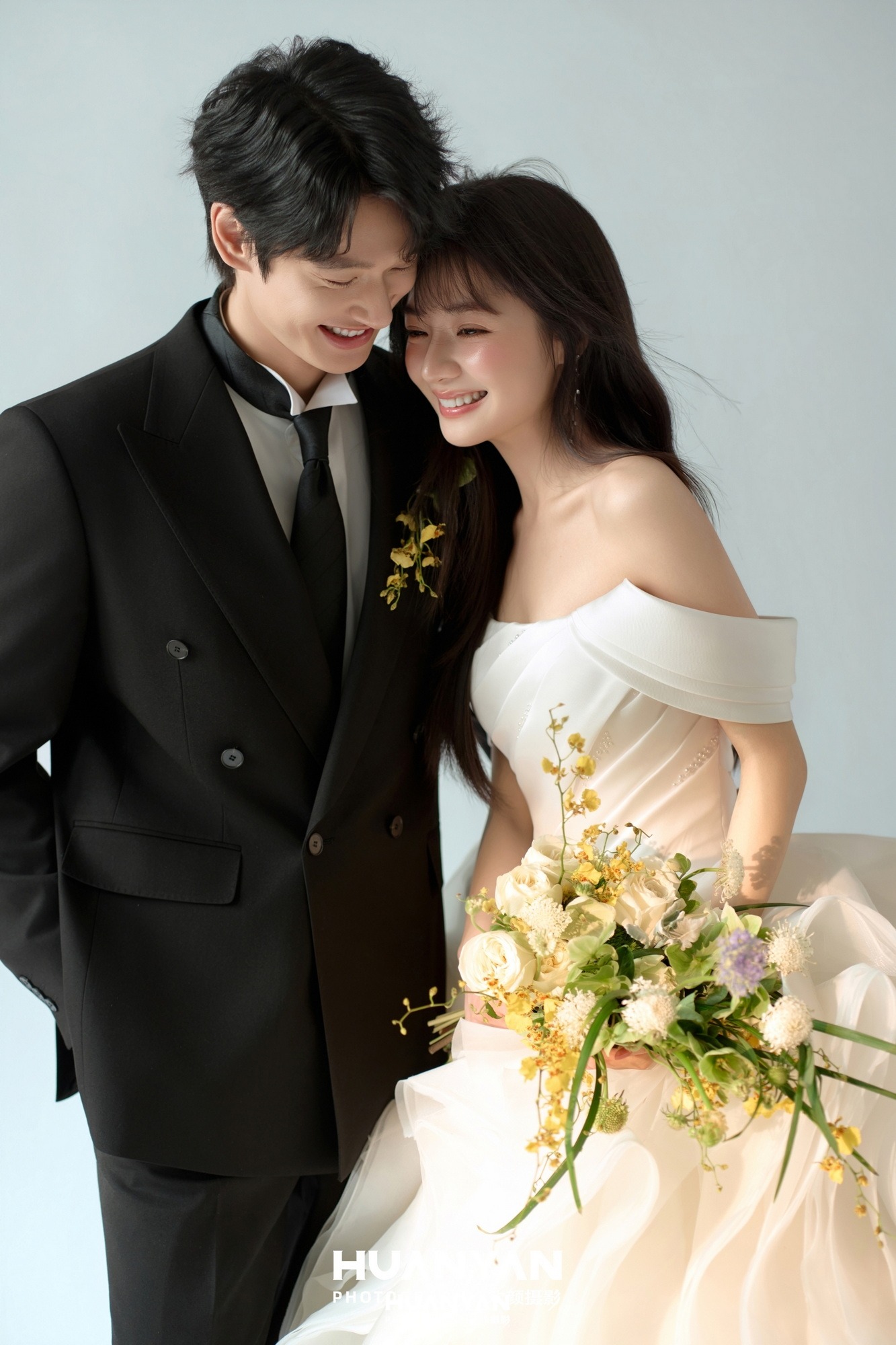 室内影棚极简婚纱照实拍（暖雾入怀系列）
