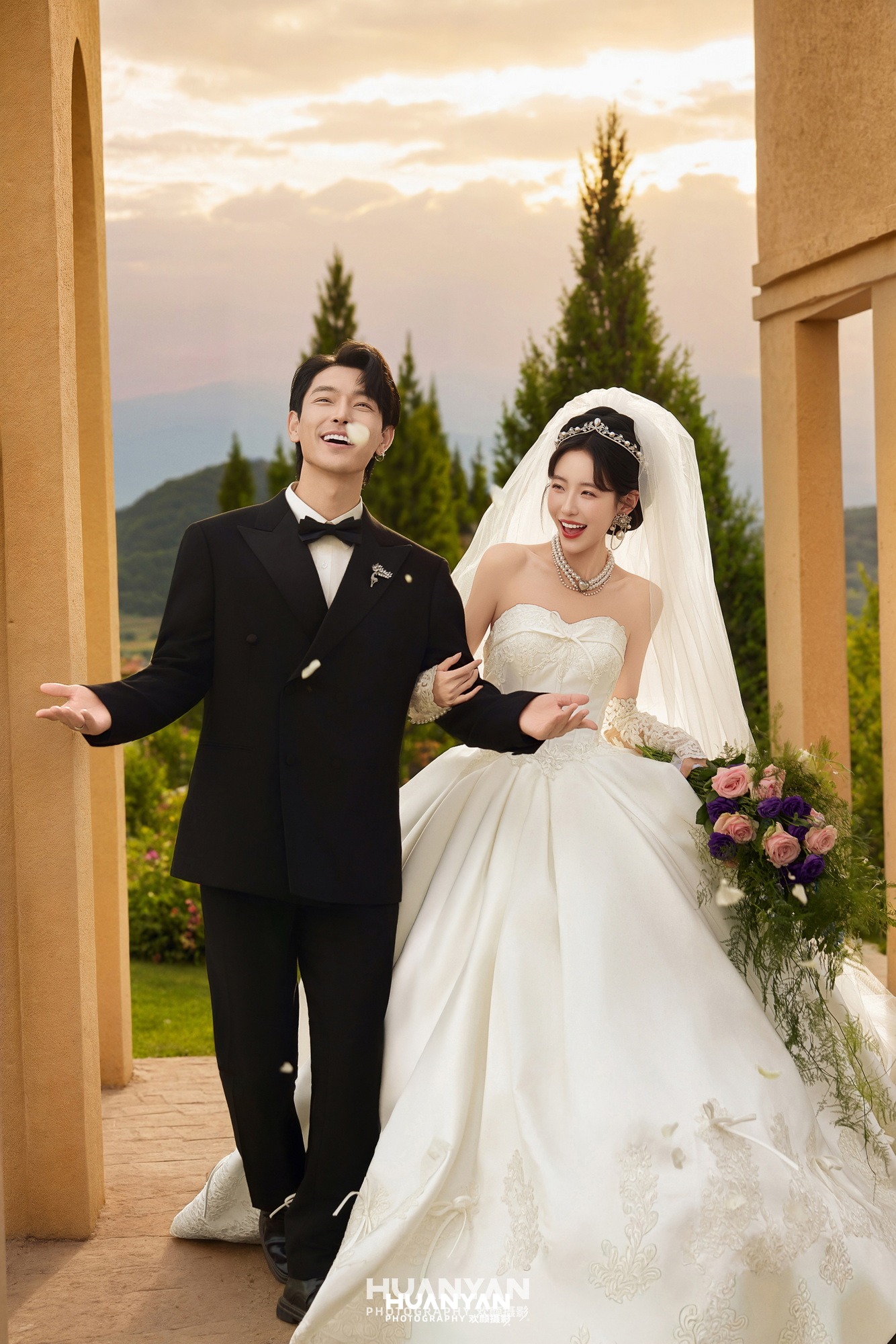 执笔为盟：韩式温柔婚纱照户外自然实拍