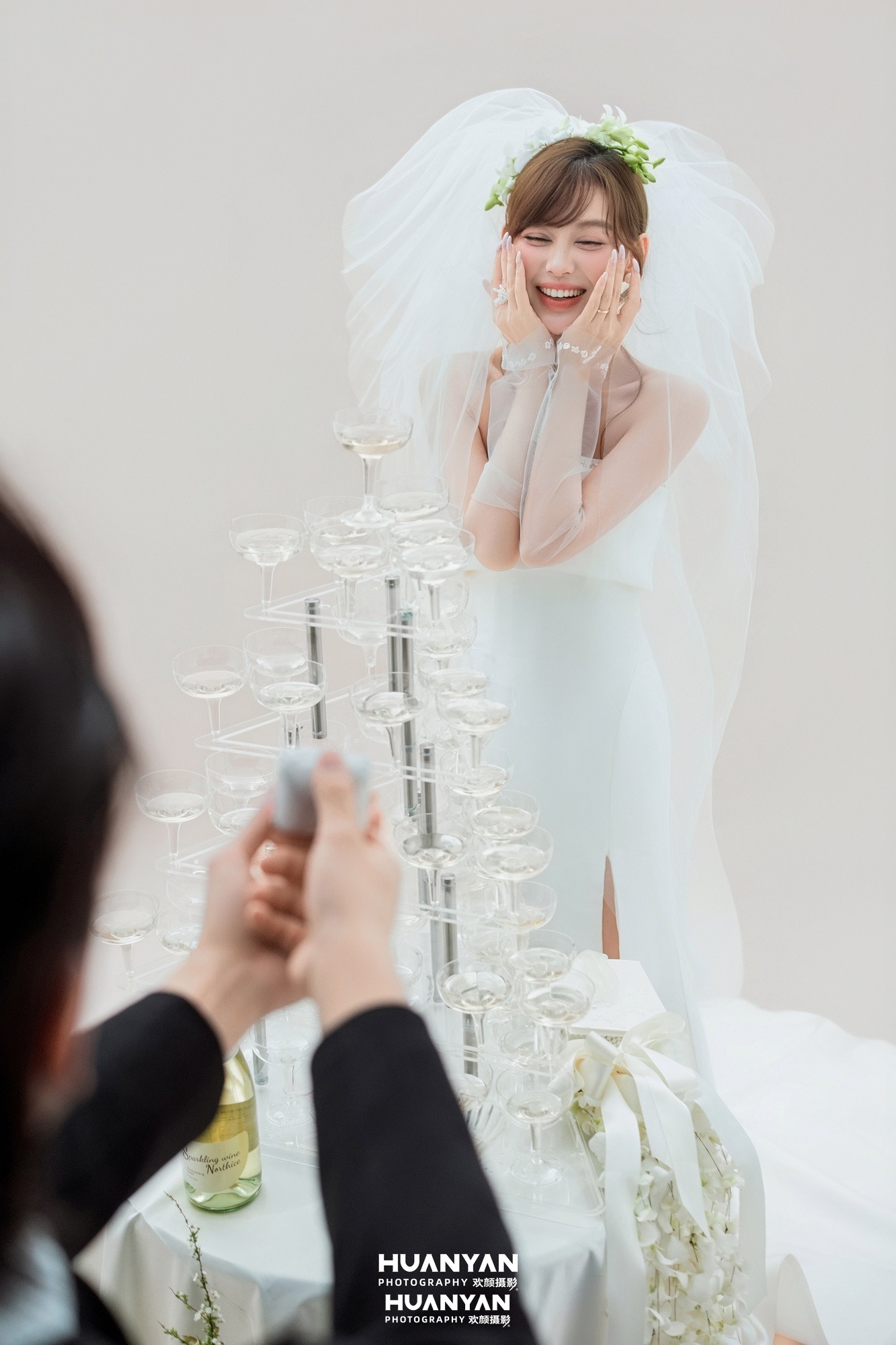 韩式温柔婚纱照 · 室内影棚场景 · 白兰花瀑客片