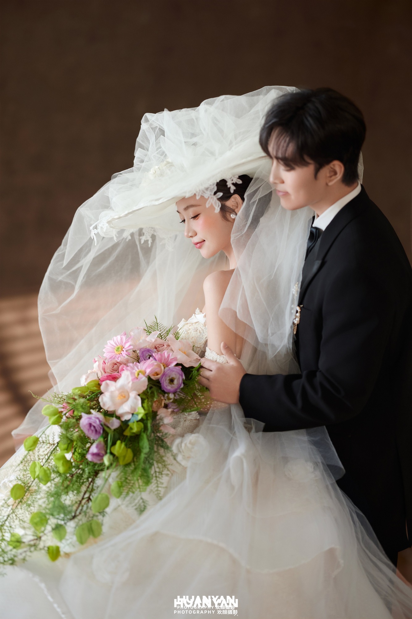 室内影棚浪漫唯美婚纱照实拍（帽檐春信系列）