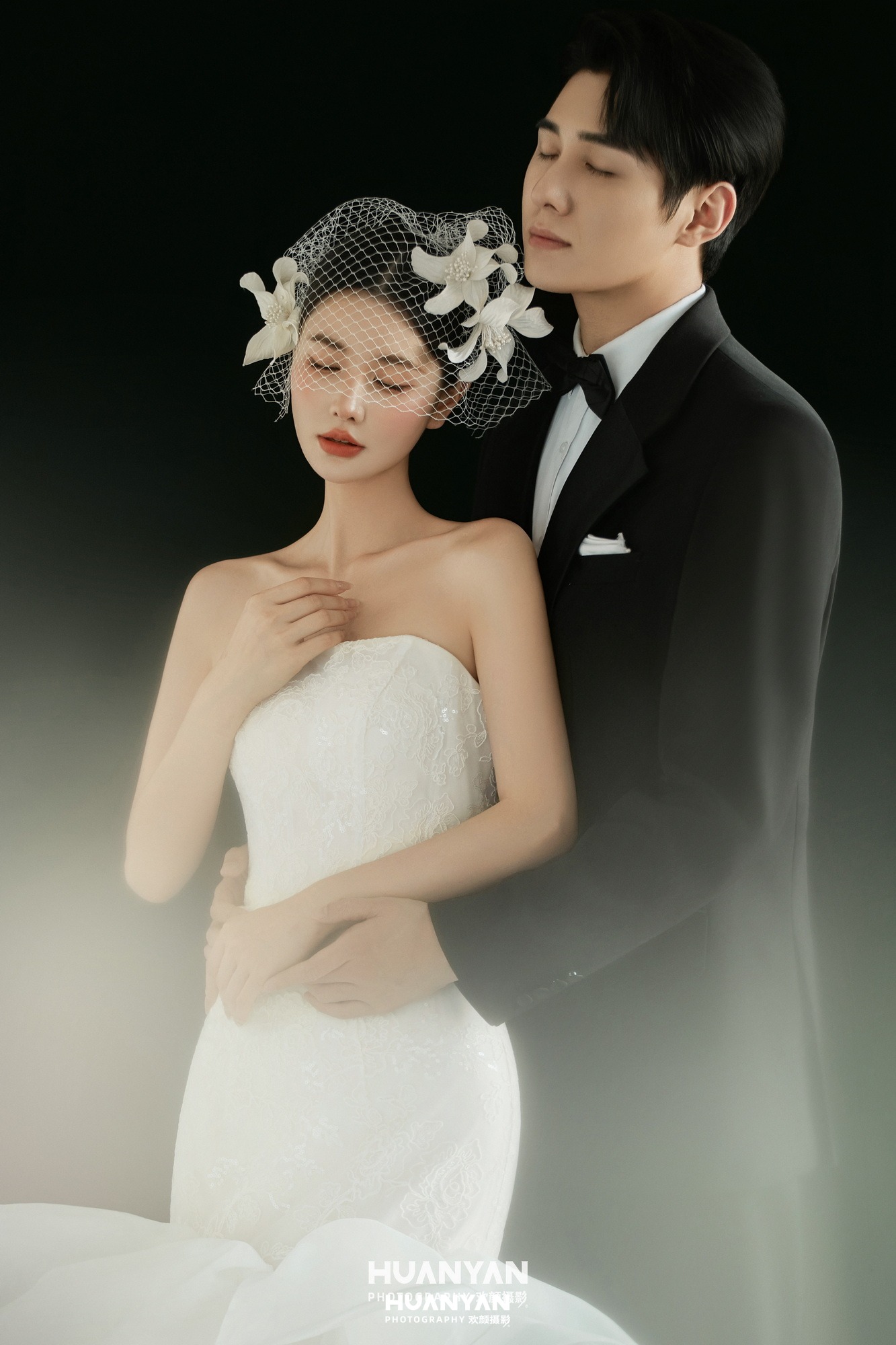 室内影棚复古婚纱照实拍（墨底白纱系列）