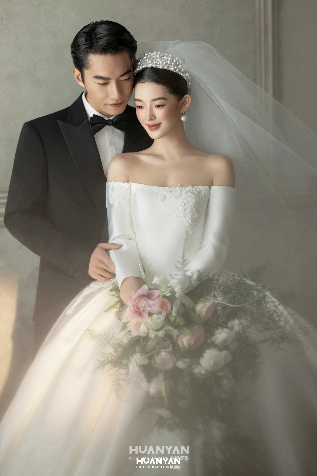 浪漫唯美婚纱照 · 室内影棚场景 · 拾纱客片