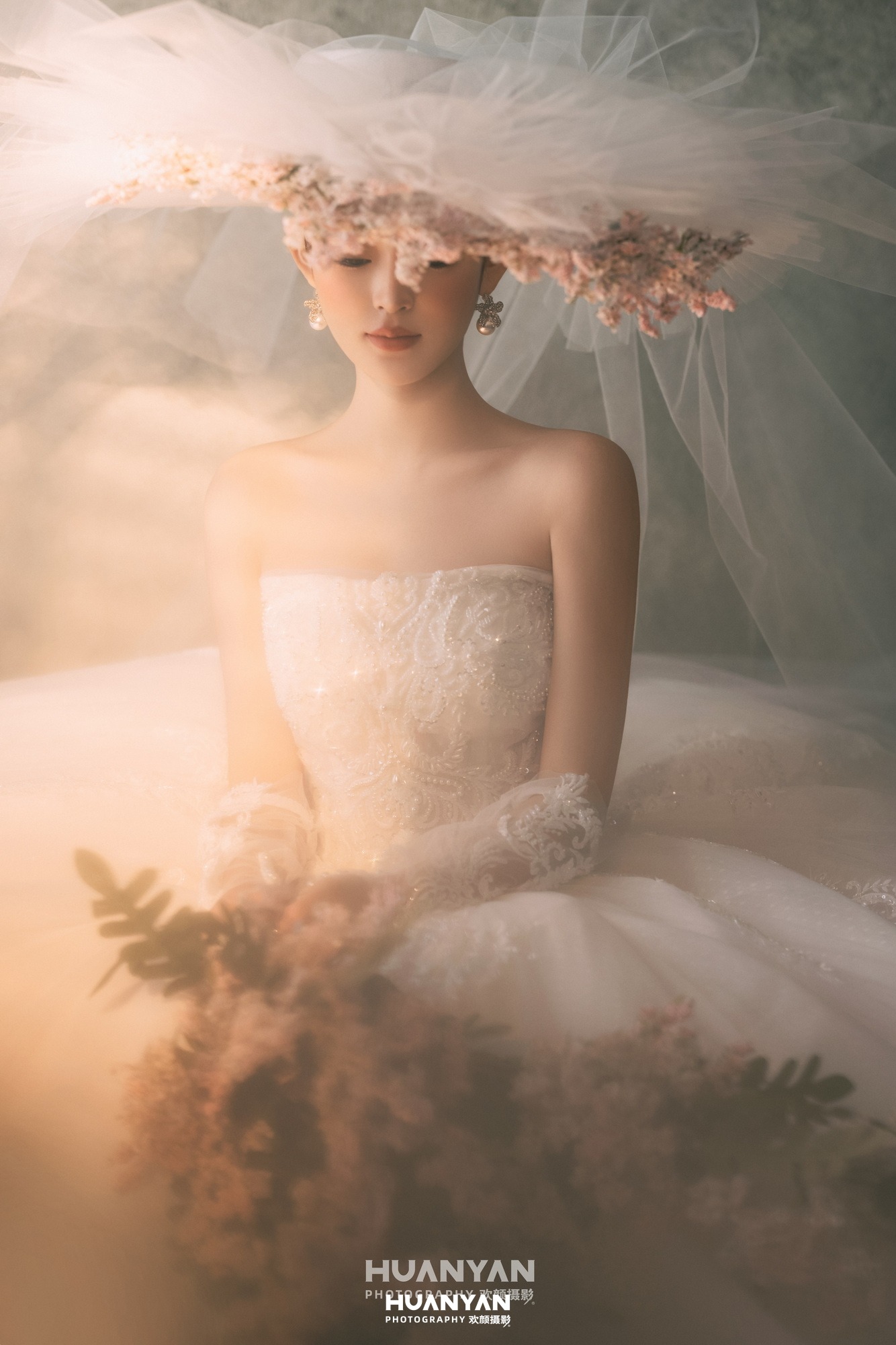 室内影棚复古婚纱照实拍（绿墙花檐系列）