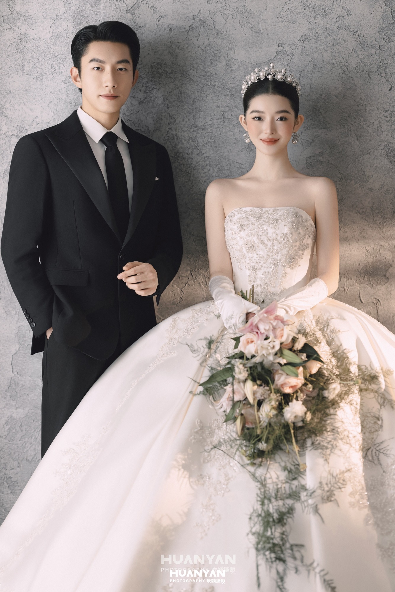 灰境絮语：极简婚纱照室内影棚实拍