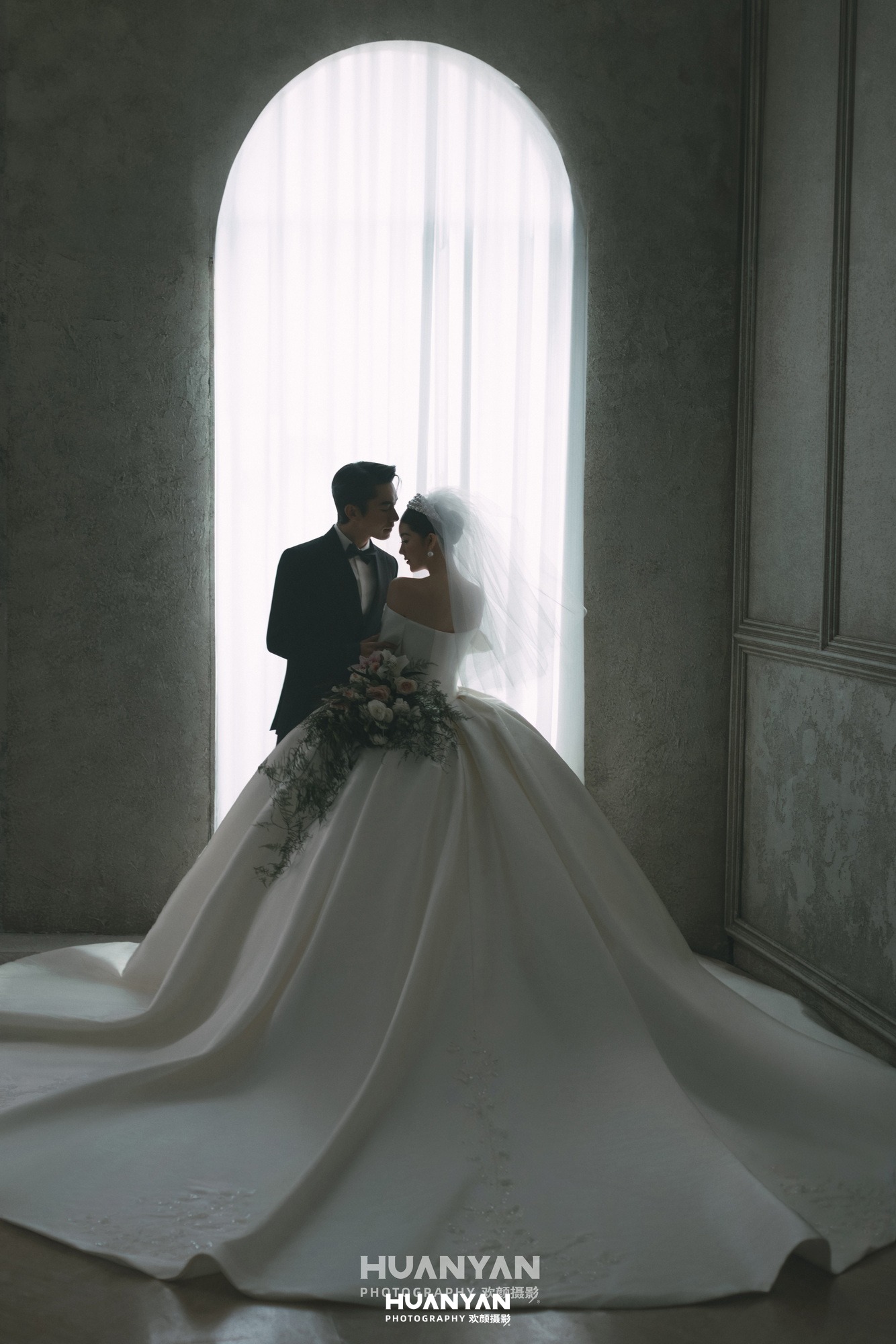 拾纱：浪漫唯美婚纱照室内影棚实拍