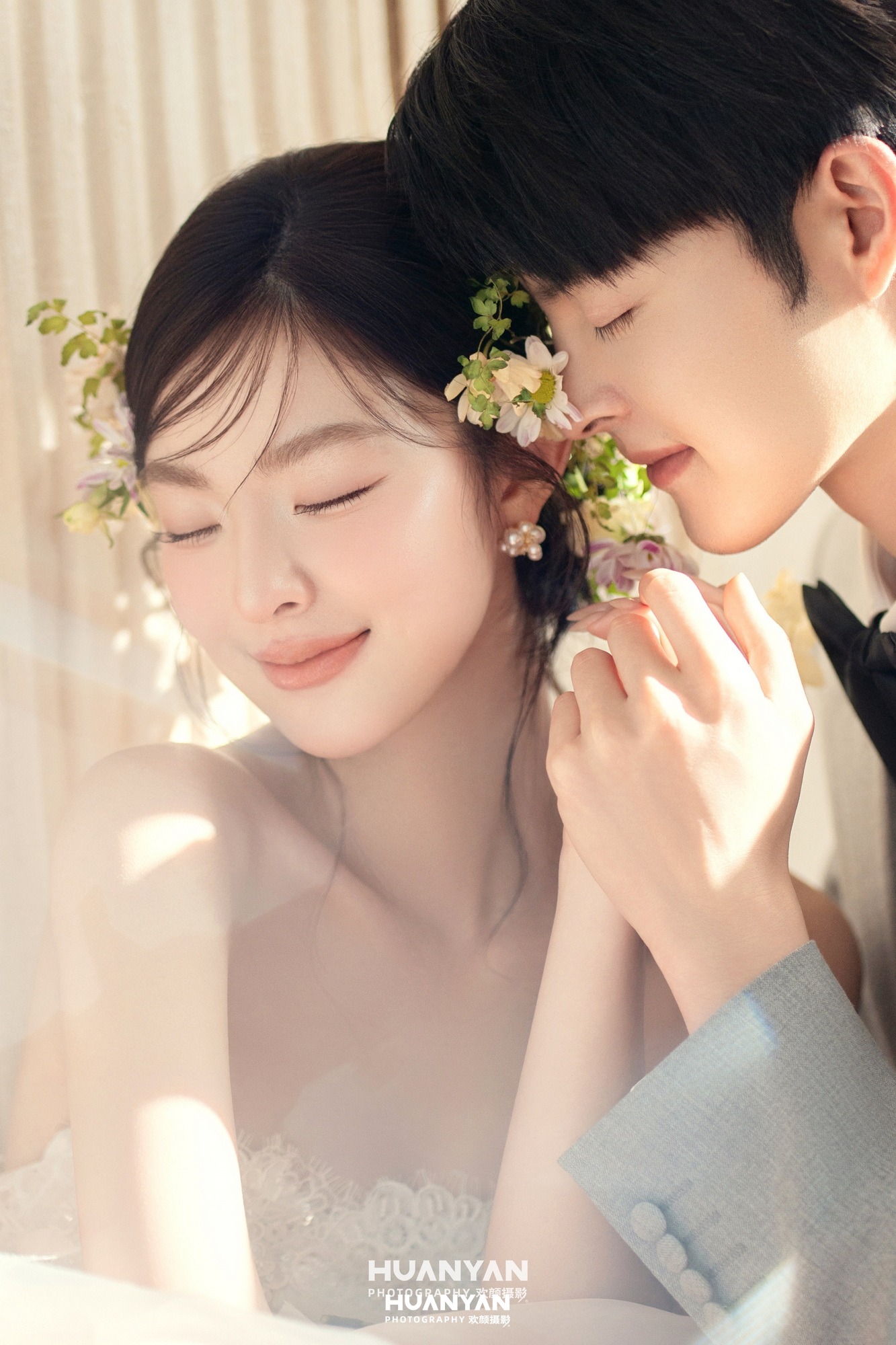 桃粉圆舞曲客片第3张｜韩式温柔婚纱照，摄于室内影棚