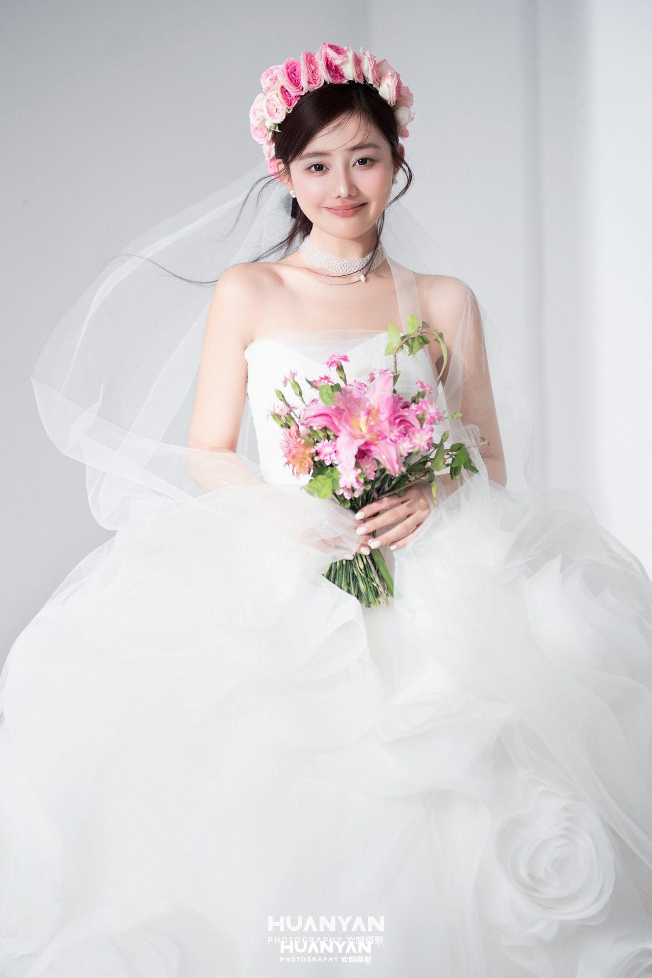 白境生花：韩式温柔婚纱照室内影棚实拍