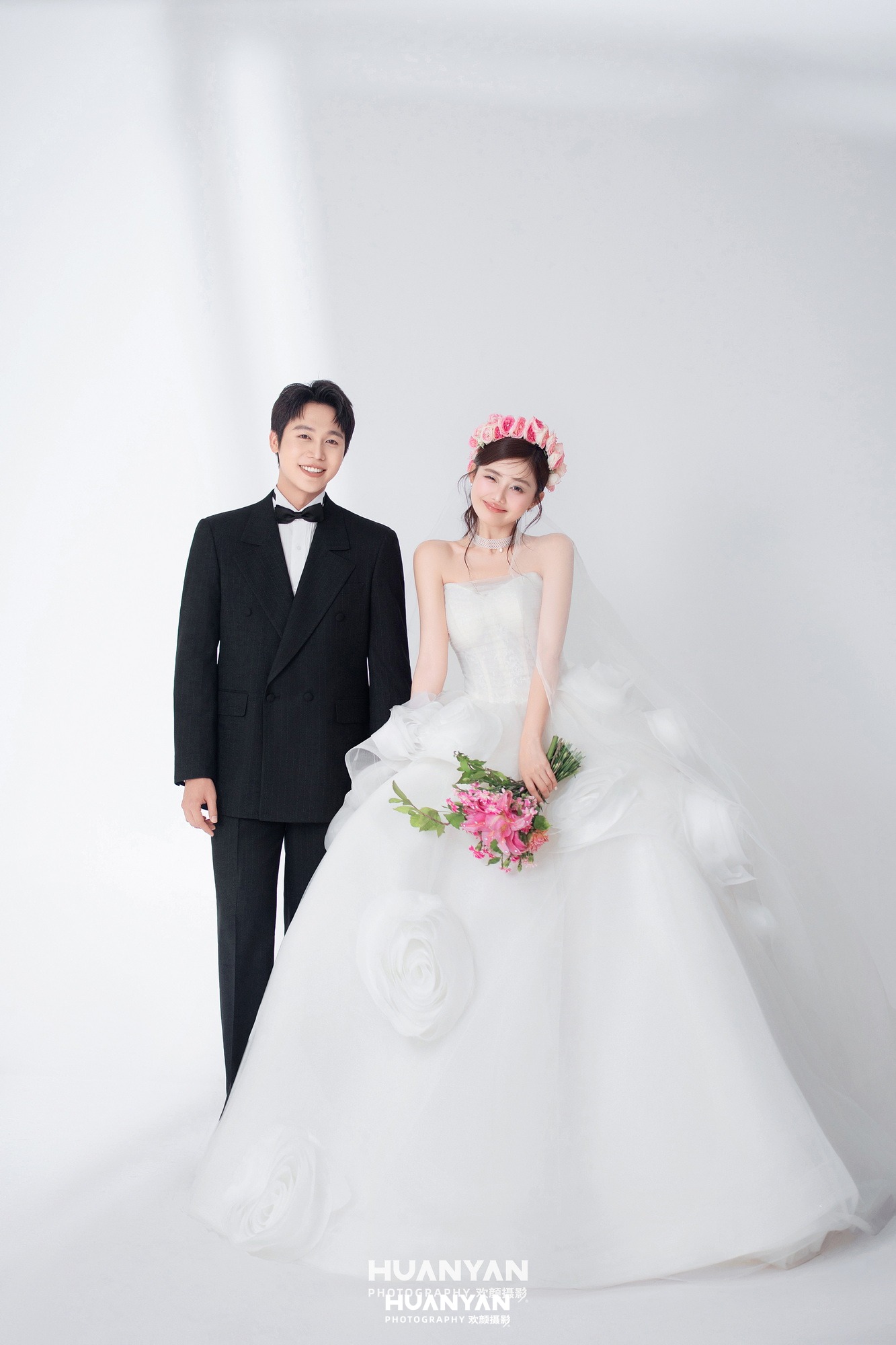 白境生花客片第11张｜韩式温柔婚纱照，摄于室内影棚
