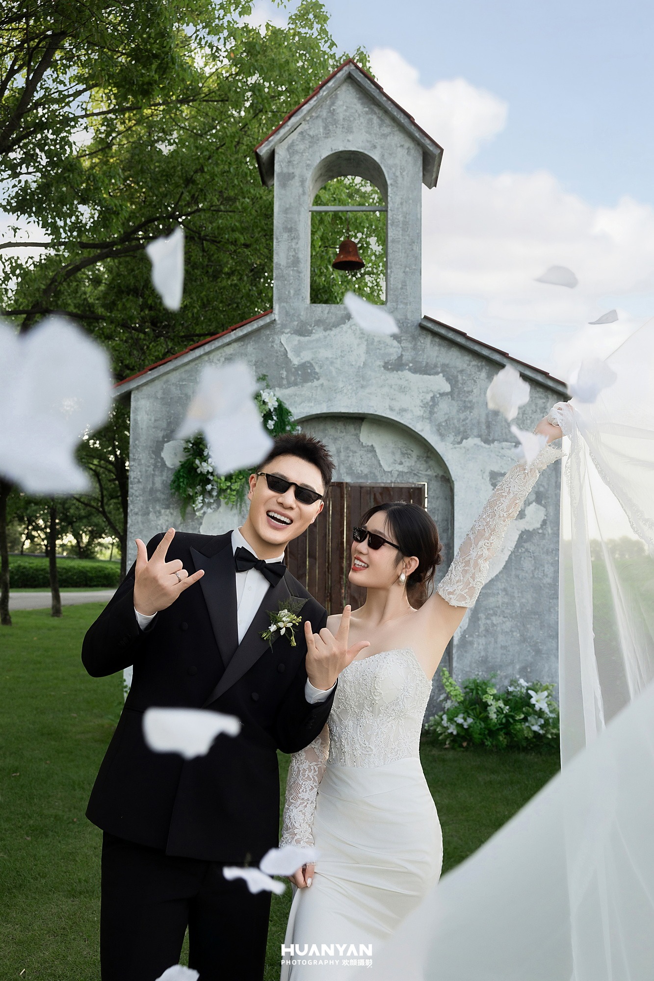 钟楼飞纱：清新自然婚纱照户外自然实拍