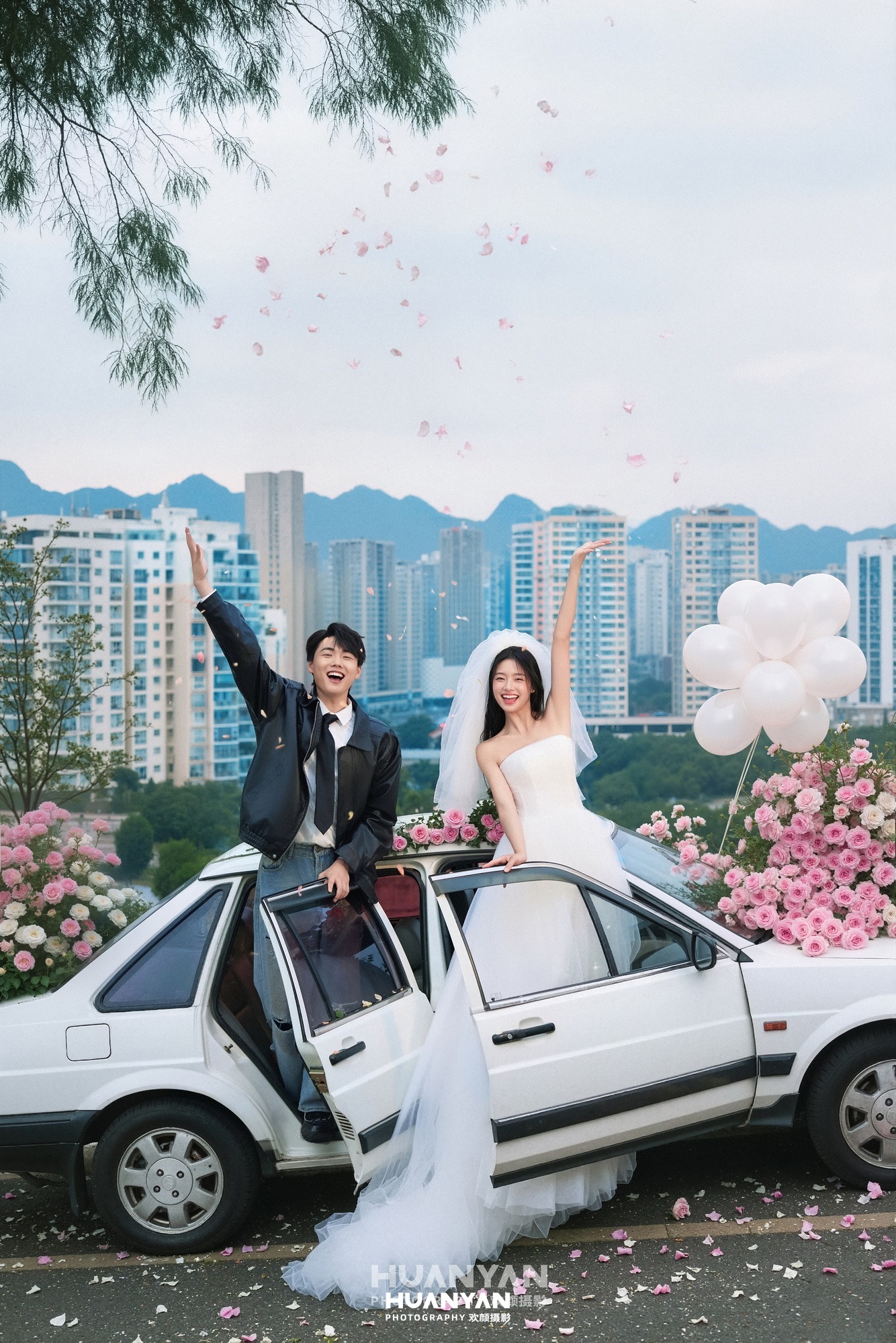 花车玫瑰客片第7张｜韩式温柔婚纱照，摄于户外自然