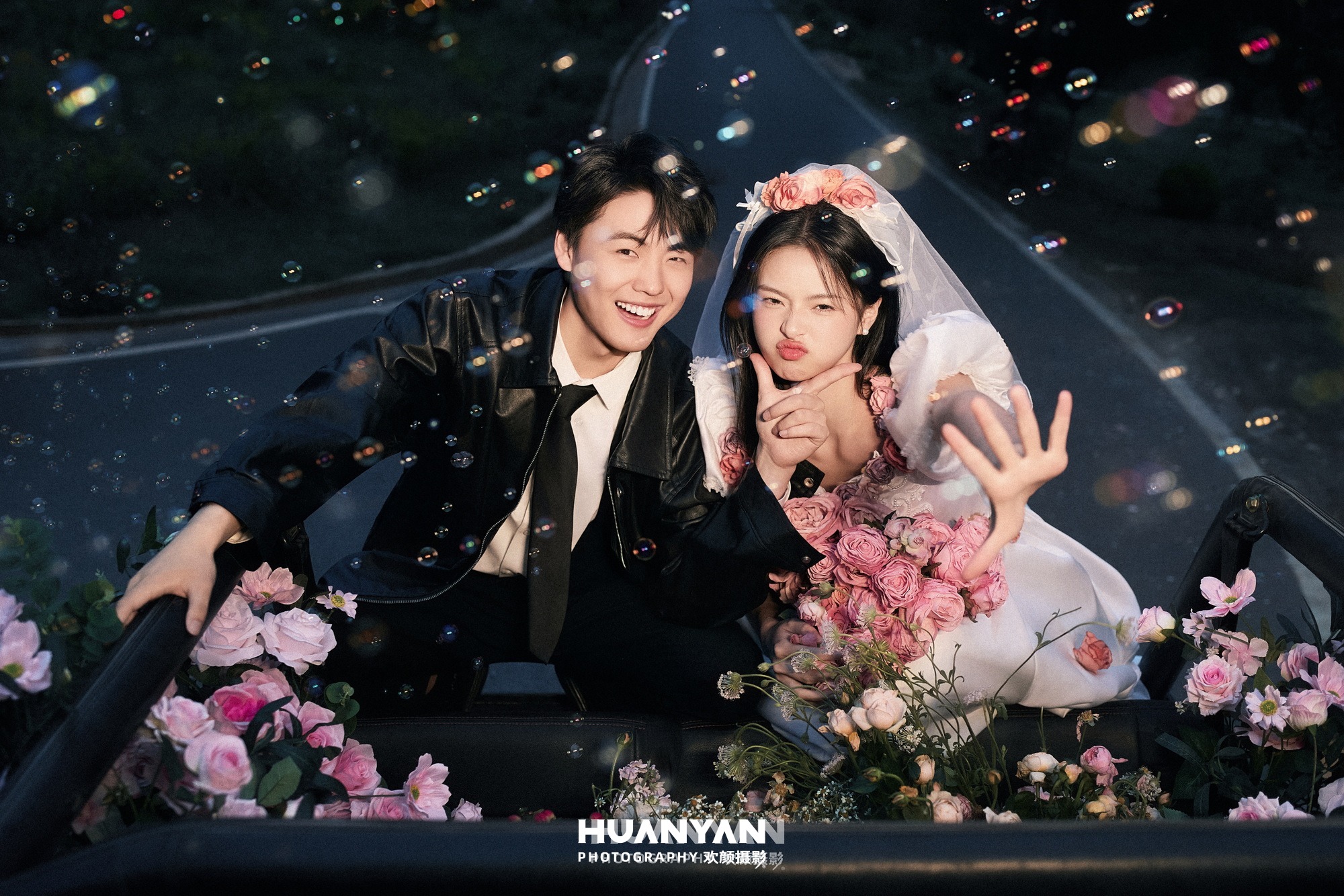 夜灯花雨客片第7张｜浪漫唯美婚纱照，摄于山顶