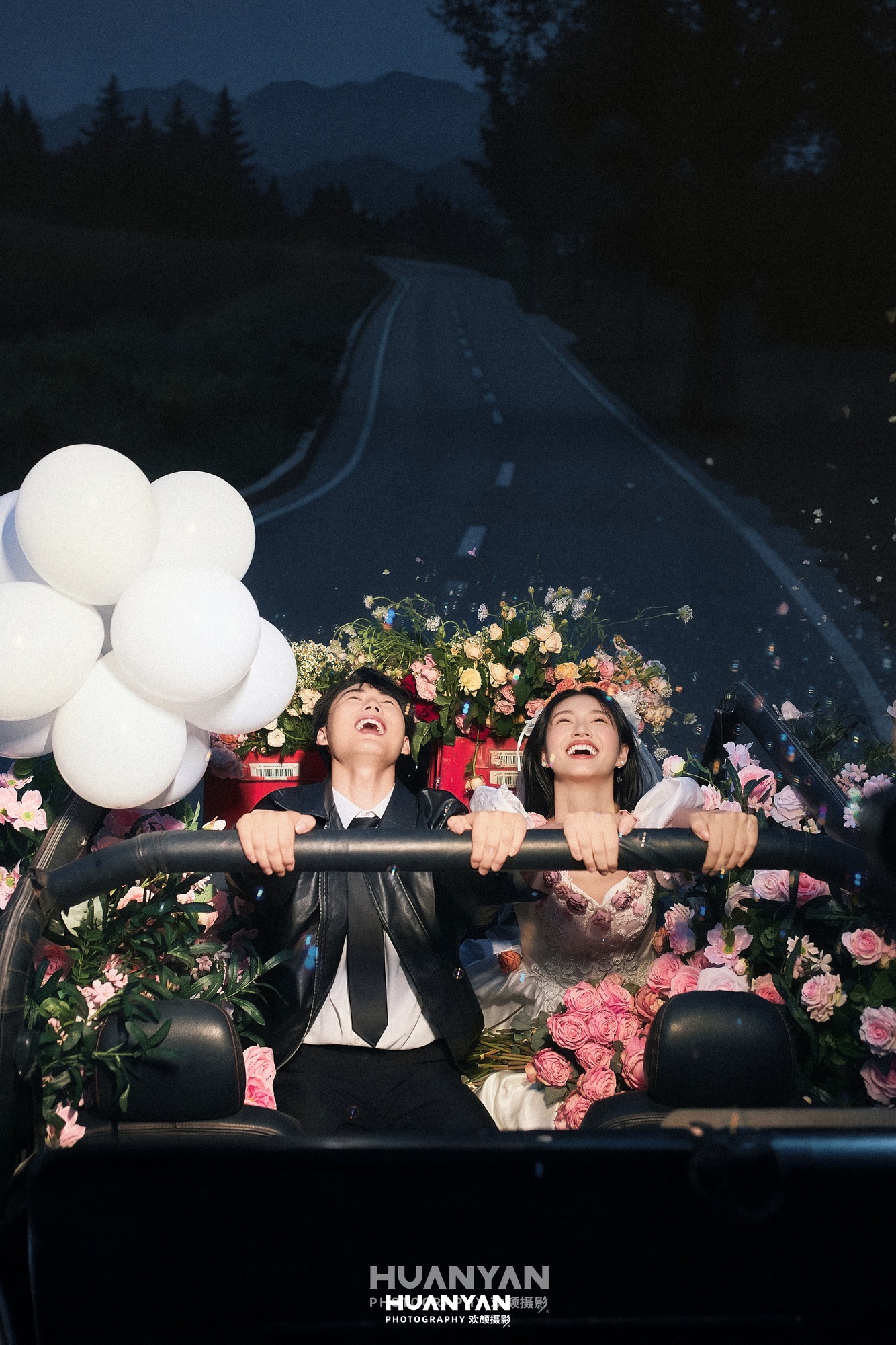 夜灯花雨客片第11张｜浪漫唯美婚纱照，摄于山顶
