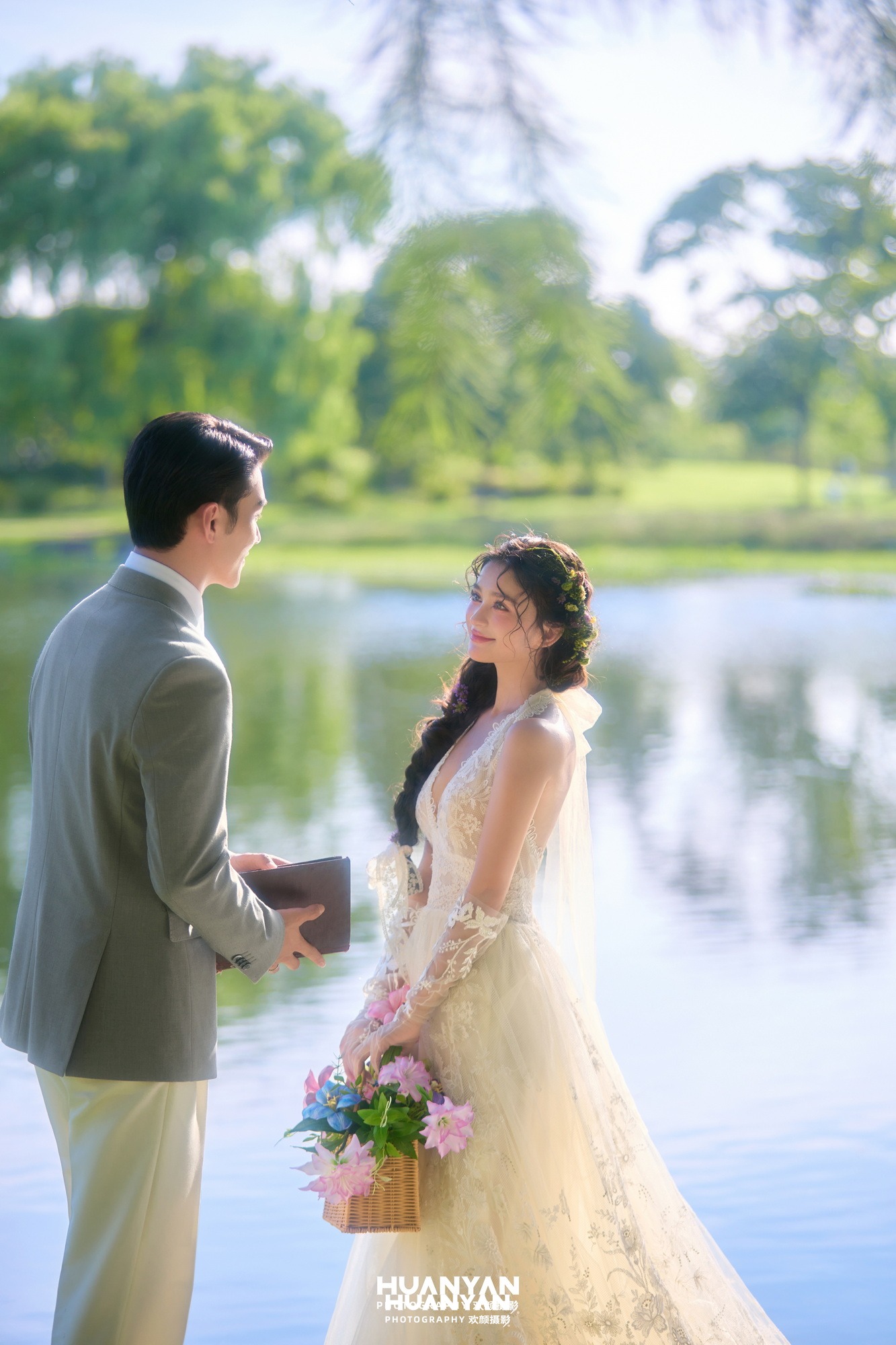 湖畔食光：清新自然婚纱照户外自然实拍