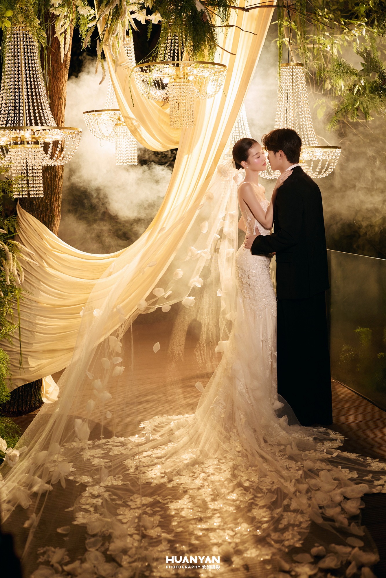 户外自然轻奢高级婚纱照实拍（枝头星灯系列）